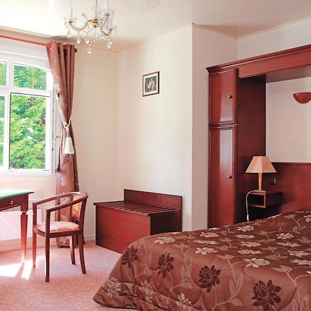 Logis Hotel & Restaurant - Le Chateau Des Tourelles 3 Etoiles Le Wast المظهر الخارجي الصورة