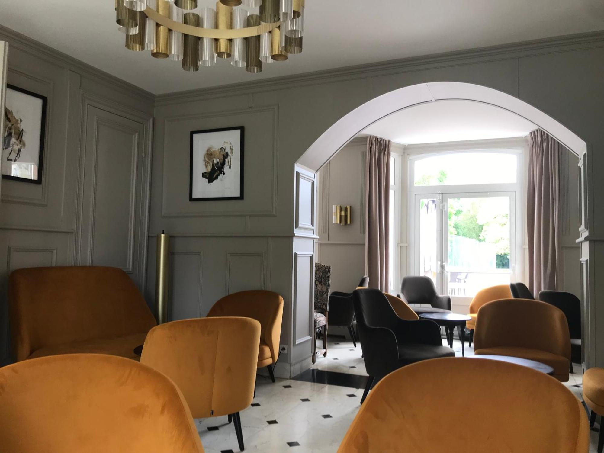 Logis Hotel & Restaurant - Le Chateau Des Tourelles 3 Etoiles Le Wast المظهر الخارجي الصورة
