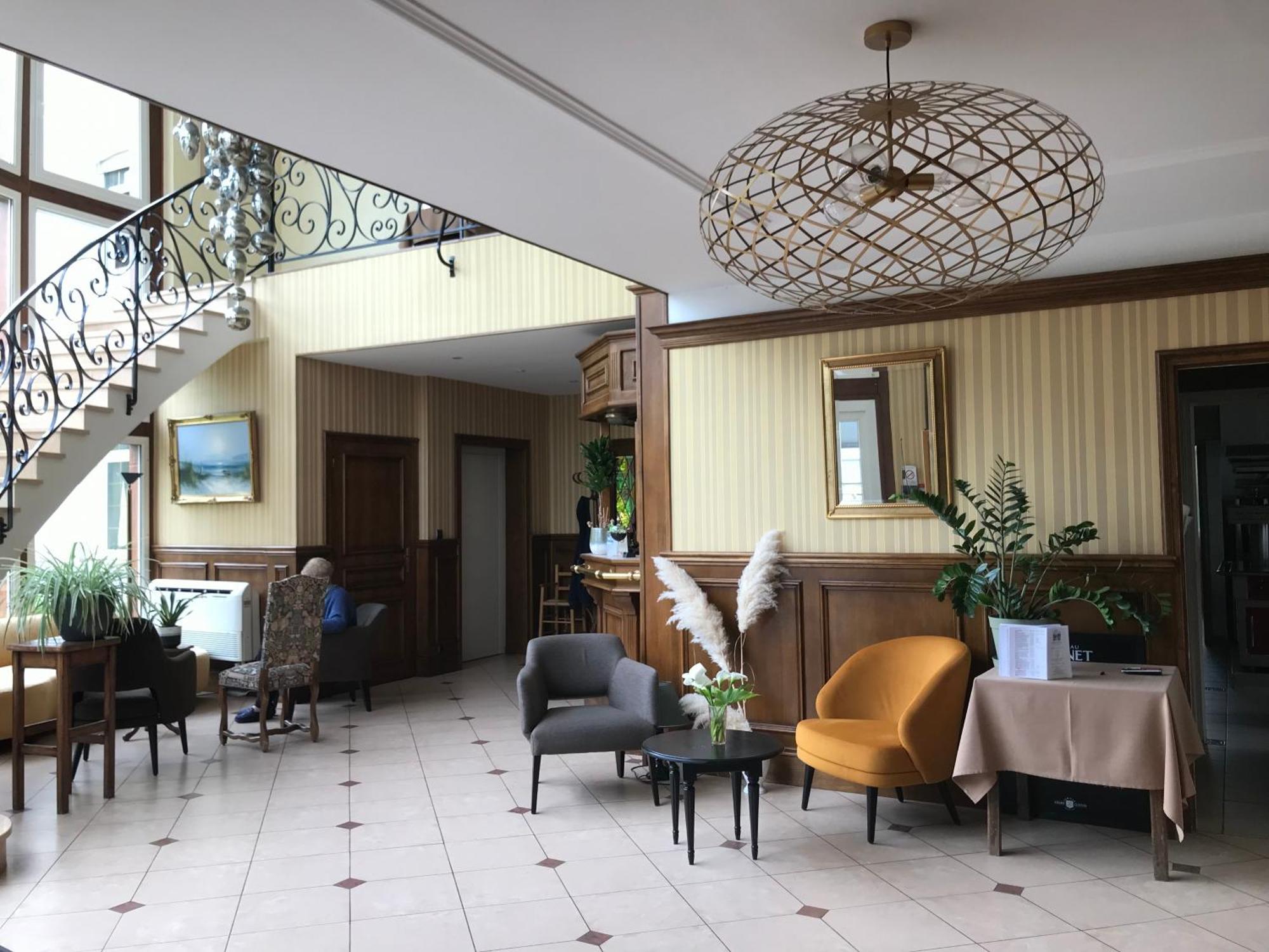 Logis Hotel & Restaurant - Le Chateau Des Tourelles 3 Etoiles Le Wast المظهر الخارجي الصورة