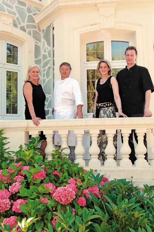 Logis Hotel & Restaurant - Le Chateau Des Tourelles 3 Etoiles Le Wast المظهر الخارجي الصورة